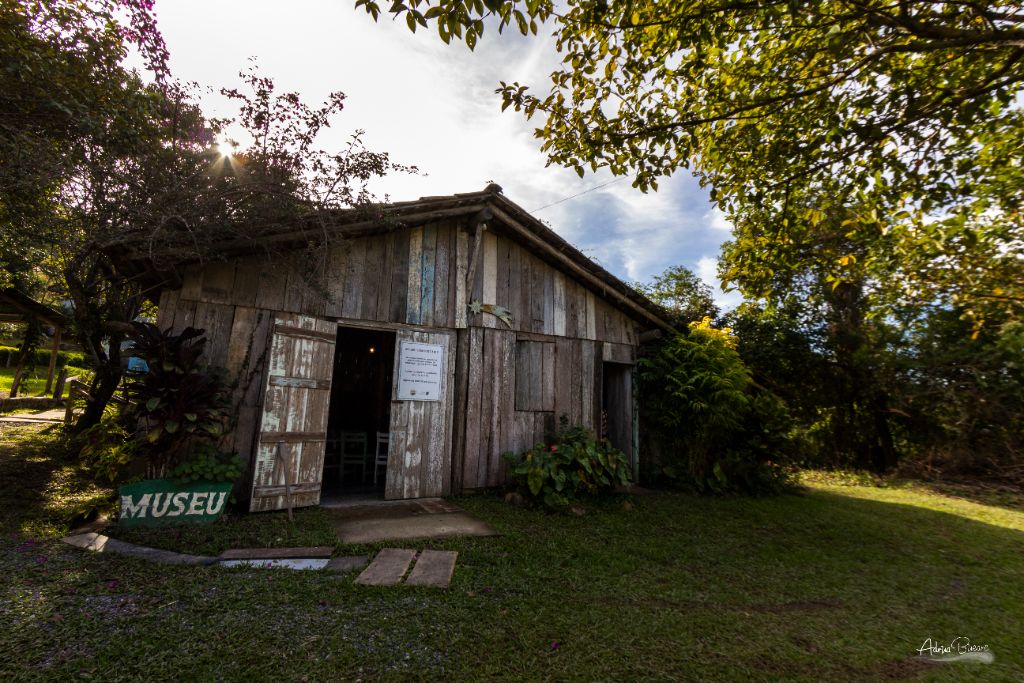 Fachada do Museu Comunitário Engenho do Sertão — Bombinhas, SC
